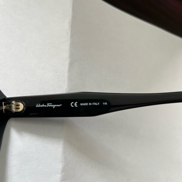 Ferragamo sunglasses (women’s) - Picture 10 of 10